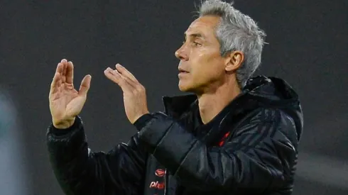 “Não acredito nisso”; Paulo Sousa não dá bola para pressão e coloca criticado como titular