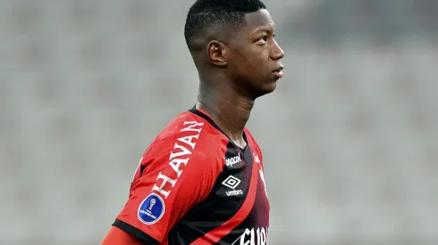 Foto: Divulgação/Athletico – Babi foi relacionado e pode voltar a jogar uma partida em quase 10 meses