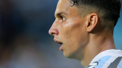 Foto: Pedro H. Tesch/AGIF - Ferreira optou por tratamento alternativo de lesão e causou polêmica no Grêmio