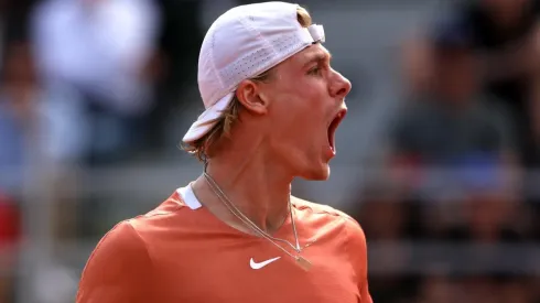 Alex Pantling/Getty Images - Shapovalov, em quadra na Itália