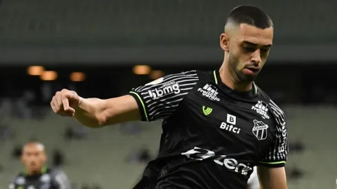 Foto: (Kely Pereira/AGIF) – Gabriel Lacerda concedeu entrevista coletiva no Ceará nesta terça (10)