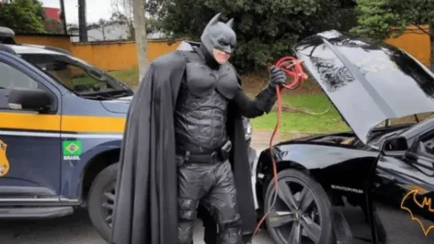 Batmóvel ficou sem bateria na rodovia de SC