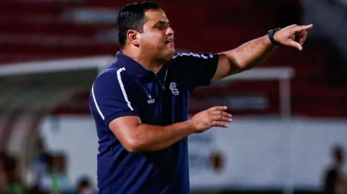 Foto: Rafael Vieira/AGIF - Leston Júnior deixou o Santa Cruz no último fim de semana