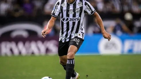 Lucas Emanuel/AGIF – Nino Paraíba marca belo gol na vitória do Ceará