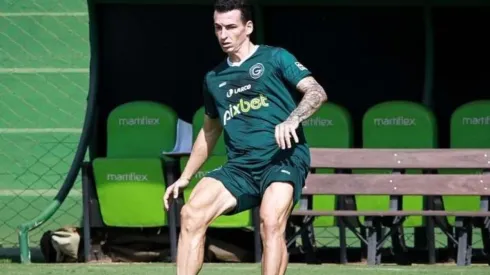 Foto: (Rosiron Rodrigues/Goiás EC) – Sidimar espera mostrar seu valor com a camisa do Goiás