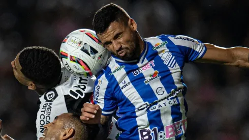 Foto: (Jorge Rodrigues/AGIF) - Lucão é uma das novidades na escalação do CSA