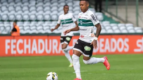 Robson Mafra/AGIF - Igor Paixão segue fora do Coxa.