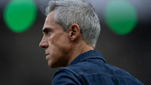 Foto: Jorge Rodrigues/AGIF | Torcedores pedem a saida de Paulo Sousa