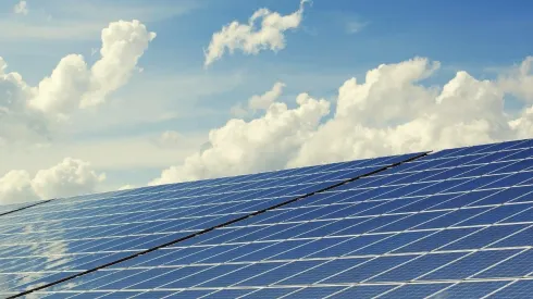 Energia solar deixa conta de luz mais barata e pode ser por assinatura. Foto: Pixabay