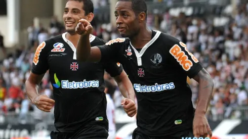 Foto: Marcelo Sadio/vasco.com.br – Diego Souza (à esquerda) admitiu conversas para retornar ao Vasco em 2022