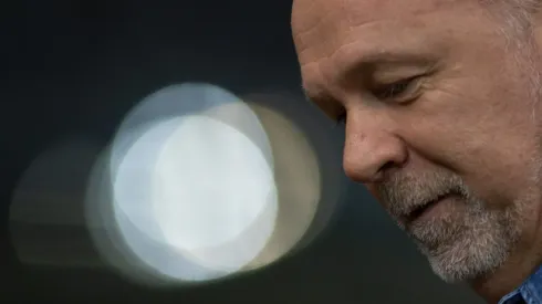 Foto: Marcelo Alvarenga/AGIF – Mano Menezes aprovou Rigoni, mas São Paulo faz jogo duro