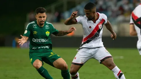 Gil Gomes/AGIF/ Hayner, Gabriel Noga e + 8: Anderson Gomes deverá fazer mudanças na equipe do Atlético-GO para o duelo desta noite.