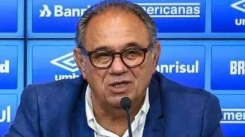 Foto: Lucas Uebel/Grêmio FBPA – Denis Abrahão recebe resposta de jornalista da Globo