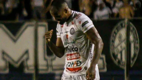 Foto: (Gabriel Machado/AGIF) – Thales tem vivido uma grande fase no Operário Ferroviário