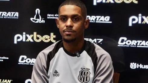 Foto: (Flickr Oficial Ponte Preta/Diego Almeida/PontePress) – Ramon concedeu entrevista coletiva na Ponte nesta quinta (19)