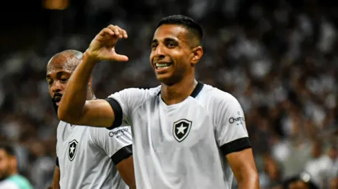 Foto: Kely Pereira/AGIF - Victor Sá revela o que o ajudou a escolher o Botafogo em sua volta ao Brasil