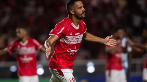 Foto: (Francisco Cedrim/AGIF) - Anselmo Ramon é o 'cara' do CRB na temporada 2022