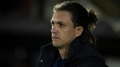 Foto: Diogo Reis/AGIF | Maurício Barbieri técnico do Bragantino durante partida contra o Estudiantes