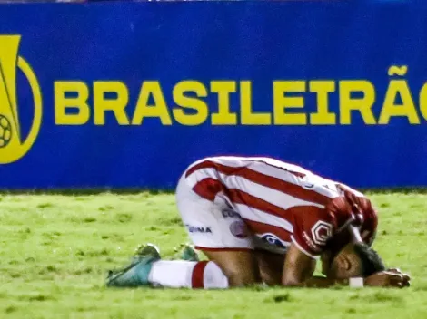 Após deixar o campo com dores no joelho, Bryan é examinado e preocupa Náutico