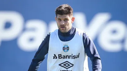 Foto: (Lucas Uebel/Grêmio FBPA) – Kannemann participou normalmente do treino do Grêmio neste sábado (21)