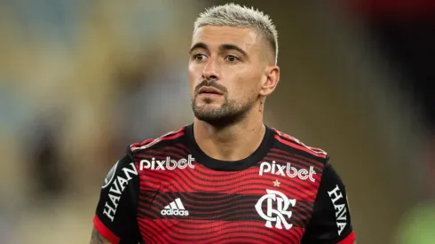 Foto: (Thiago Ribeiro/AGIF) - Arrascaeta vai desfalcar o Flamengo nas próximas quatro rodadas do Brasileirão devido os compromissos com a Seleção do Uruguai