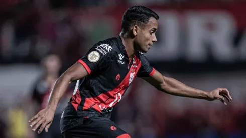 Foto: Heber Gomes/AGIF | Airton registrou seu primeiro gol pelo Dragão no Brasileirão