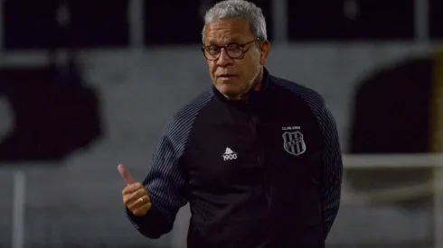 Foto: (Flickr Oficial Ponte Preta/Álvaro Jr./PontePress) - Hélio dos Anjos reconheceu a maior carência do elenco da Ponte Preta