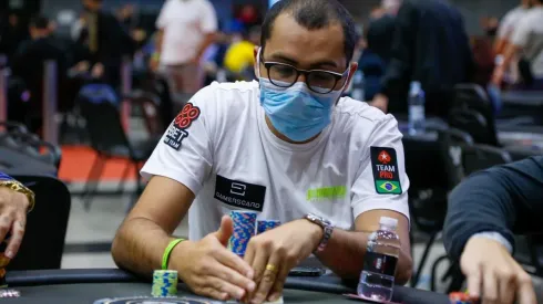 Rafael Moraes venceu evento do SCOOP transmitindo o torneio na twitch (Foto: BSOP)