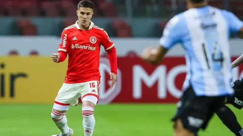 Pedro H. Tesch/AGIF - Bustos já está no clima de rivalidade.