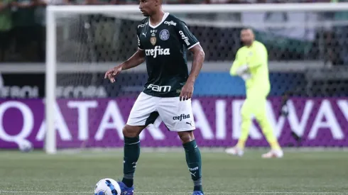 Murilo em ação com a camisa do Palmeiras (Foto: Ettore Chiereguini/AGIF)