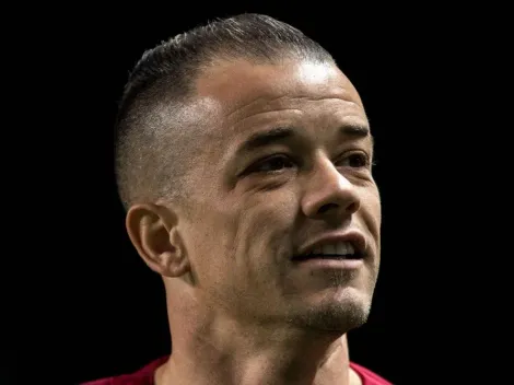 D'Alessandro não é caso único e ídolo do Inter revela 'chapéu' colorado no Grêmio por contratação: "Eles ficam sabendo"