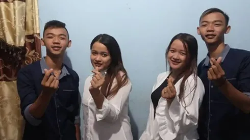 Gêmeos são casados com gêmeas. Foto: Reprodução/Instagram @nurhaeni346