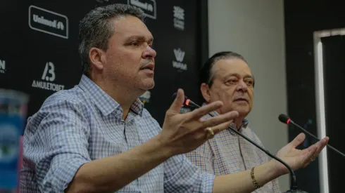Foto: Flickr oficial do Atlético-GO - Adson durante entrevista coletiva.
