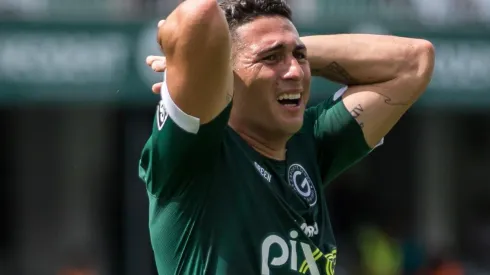 Robson Mafra/AGIF - Barcelos ganha concorrência no Goiás.