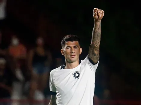 Novo parceiro para Cuesta: web ‘escala’ time ideal com chegada de Zahavi e +4