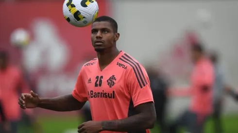 Foto: Ricardo Duarte/Internacional/Divulgação – Wesley Moraes: centroavante pode deixar o Colorado em breve