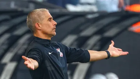 Sylvinho treinou o Corinthians nesta temporada (Foto: Marcello Zambrana/AGIF)