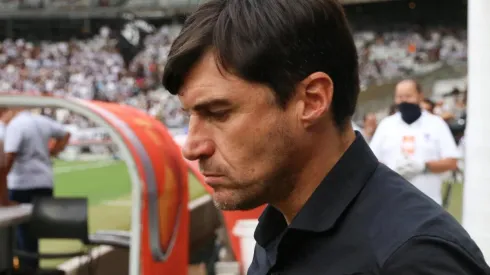 Foto: Fernando Moreno/AGIF - Cacique Medina: técnico criticou a direção do Internacional