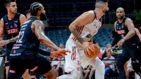 Flamengo venceu o Franca e segue vivo na disputa pelo título do NBB (Foto: Marcelo Cortes / Flamengo)