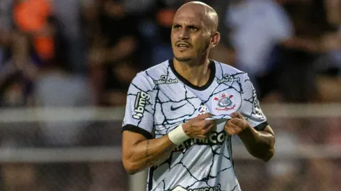 Foto: Diogo Reis/AGIF | Fábio Santos destacou que desempenhou diversas funções durante a partida