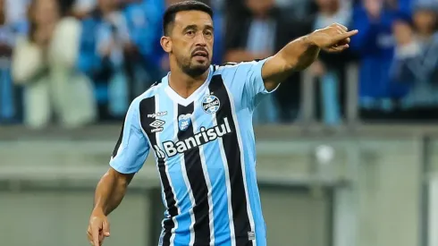 Foto: Pedro H. Tesch/AGIF - Edilson fez pedido para torcida após vitória na Série B