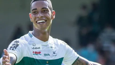 Foto: Robson Mafra/AGIF - Alef Manga: atacante relatou ter recebido ameaças na web