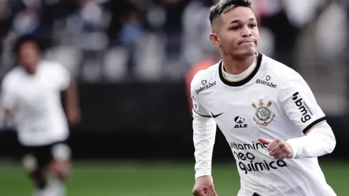 Foto: Ettore Chiereguini/AGIF | Adson foi autor do primeiro gol da partida