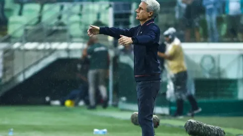 Marcello Zambrana/AGIF - Botafogo decide sobre 'pedido' de Luís Castro.