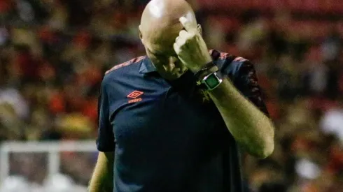 Rafael Vieira/AGIF. Dal Pozzo tem complicações em jogo importante para permanência no grupo de acesso da Série B