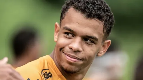 Foto: Ivan Storti/Santos FC/Divulgação – Sandry: volante ficou entre os reservas na partida com o Juventude