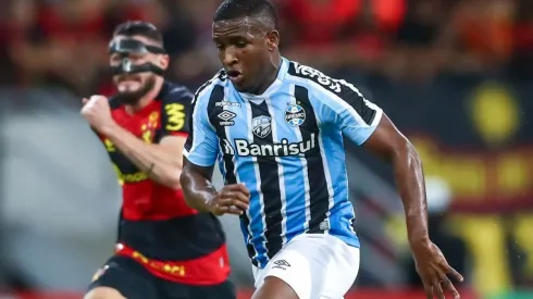 Foto: Lucas Uebel/Grêmio/Divulgação - Elias Manoel: atacante foi criticado pela torcida do Grêmio após desperdiçar chance contra o Sport