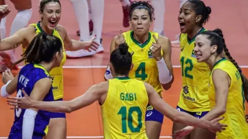 Brasil festeja ponto contra Turquia — Foto: Wander Roberto/Inovafoto/CBV