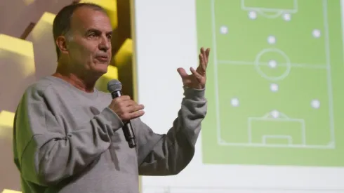 Foto: Luciano Belford/AGIF – Marcelo Bielsa pode acertar retorno a novo Clube