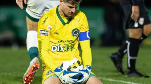 Diogo Reis/AGIF. Tadeu fez ótima atuação e salvou o Goiás de uma derrota mais elástica